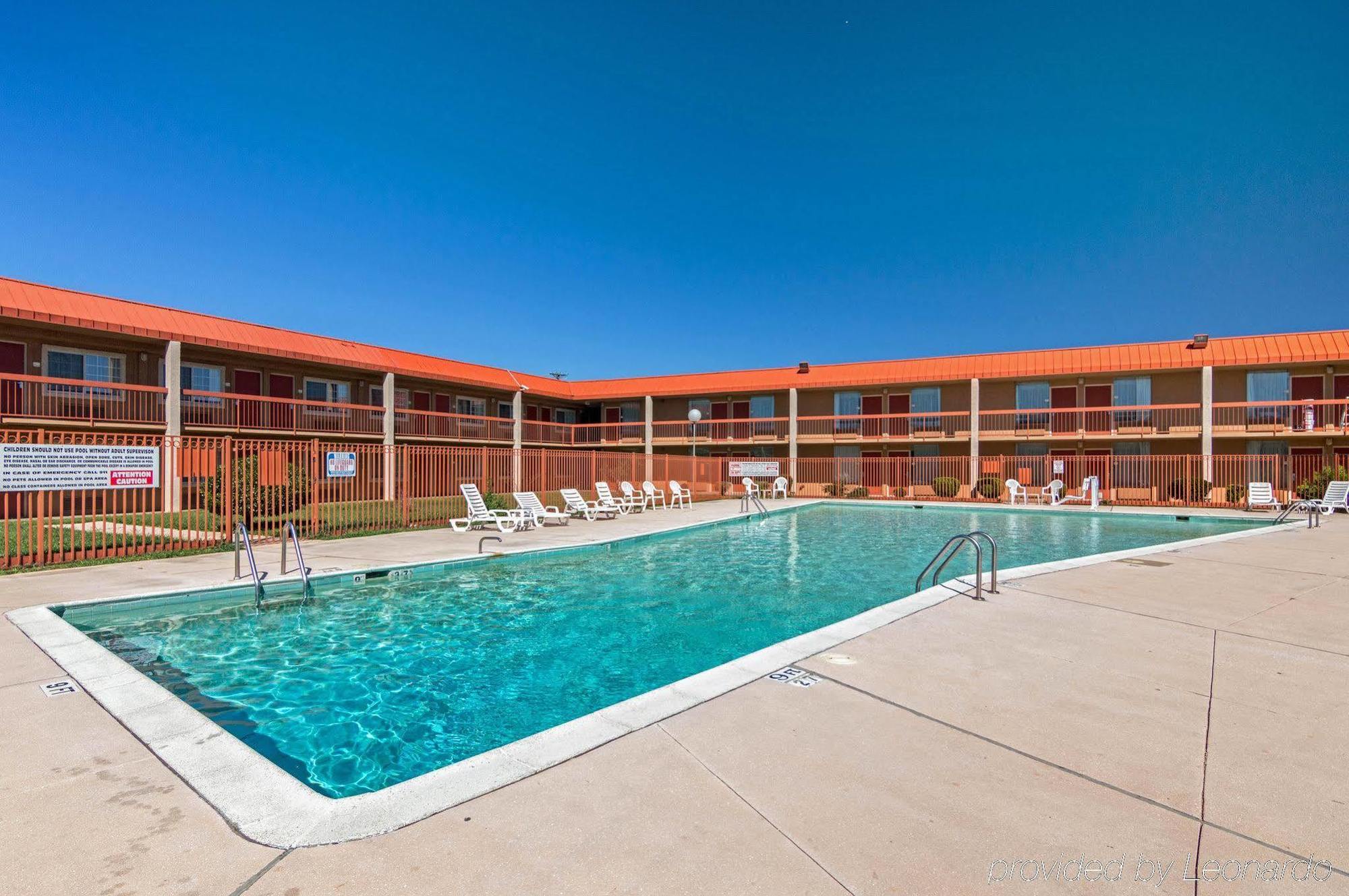 Texas Inn & Suites Denton Exterior foto